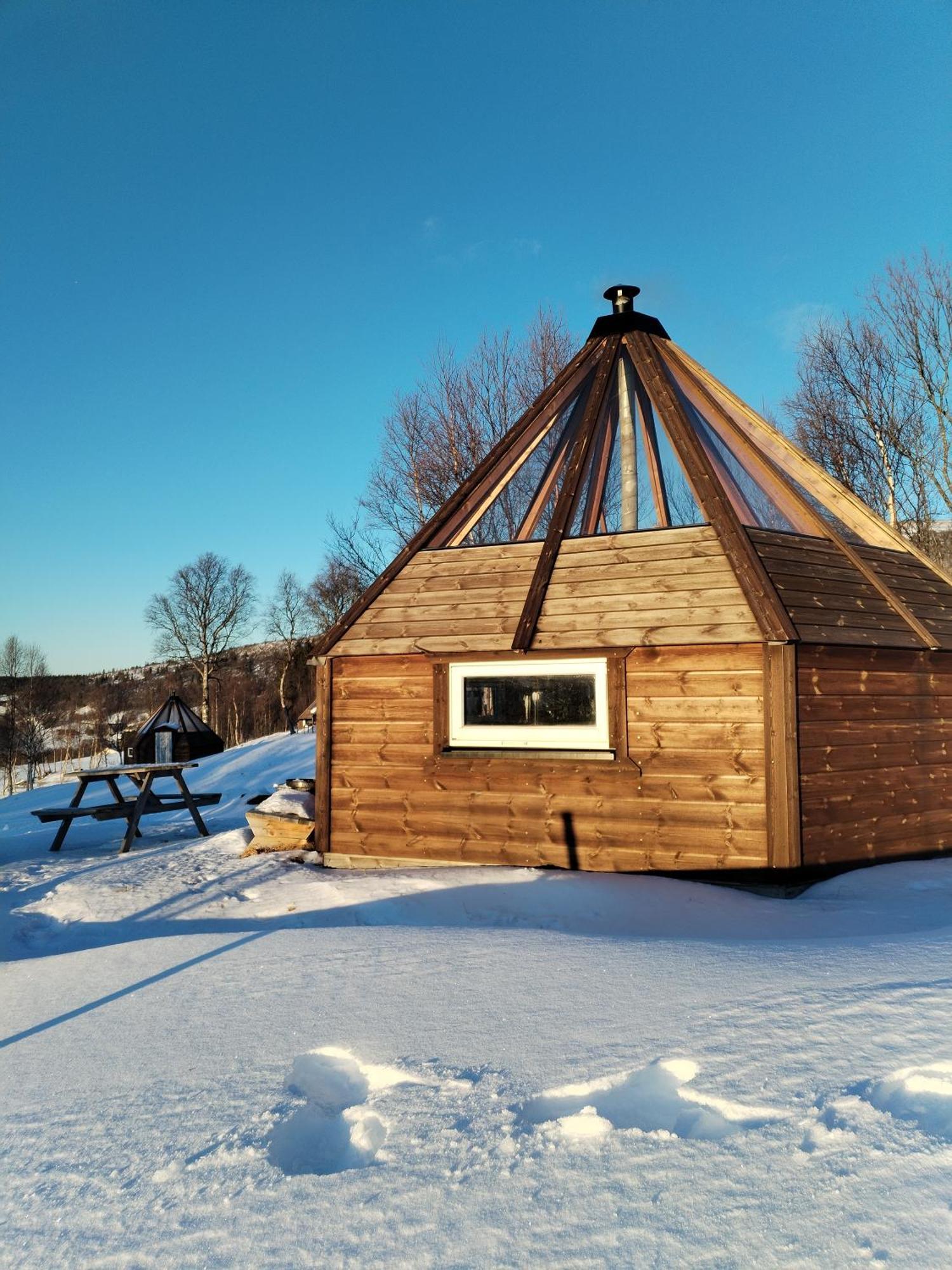 Апартаменти Hessdalen Ufocamp Varhus Номер фото